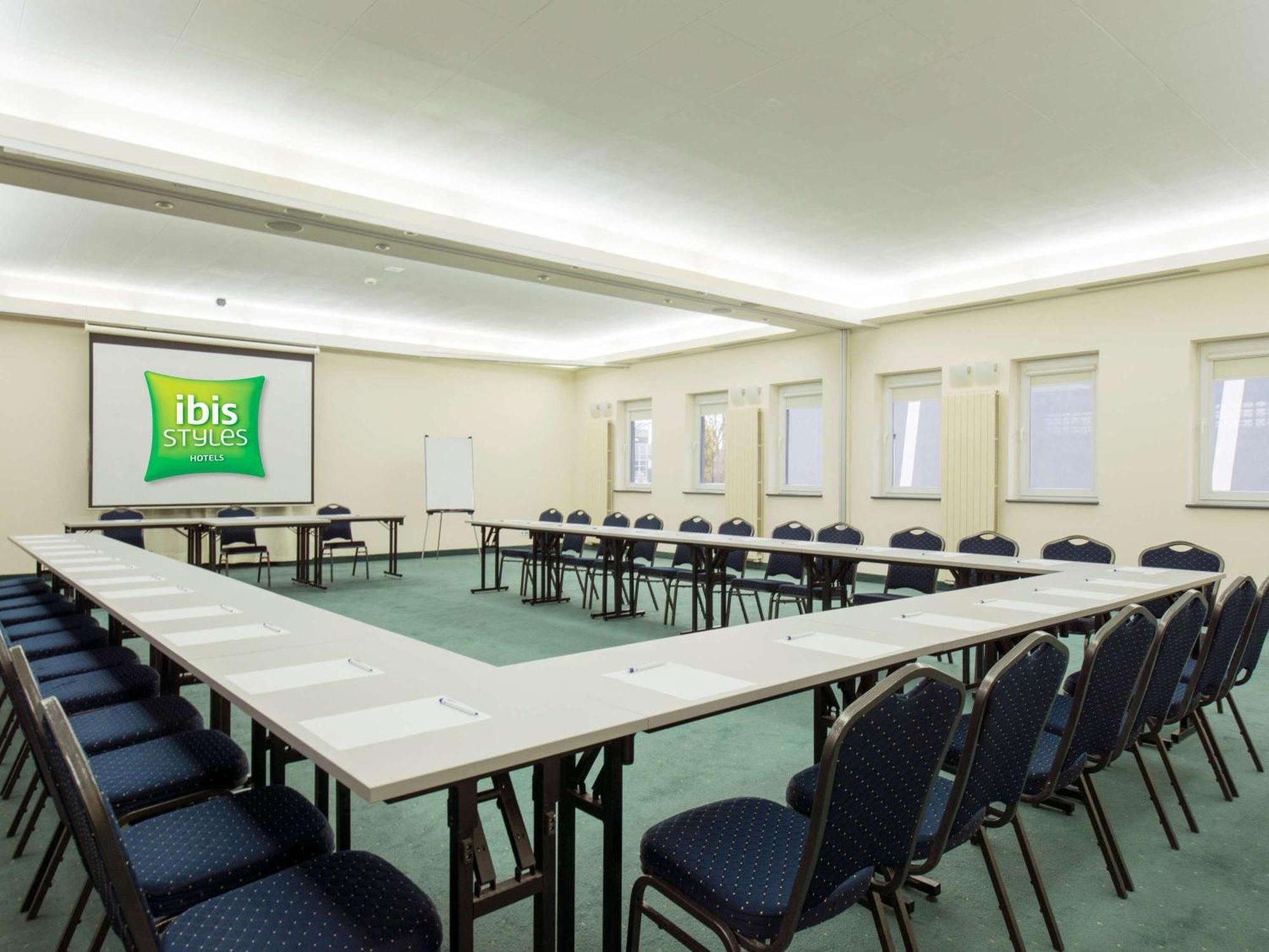 Ibis Styles Warszawa West Hotell Mory Exteriör bild