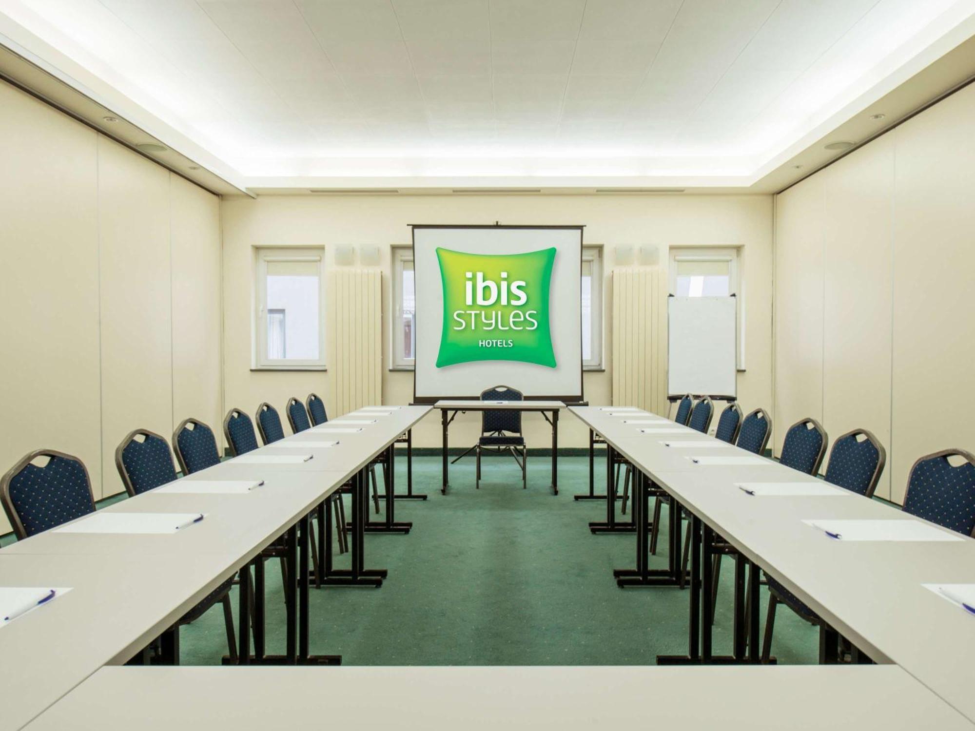 Ibis Styles Warszawa West Hotell Mory Exteriör bild